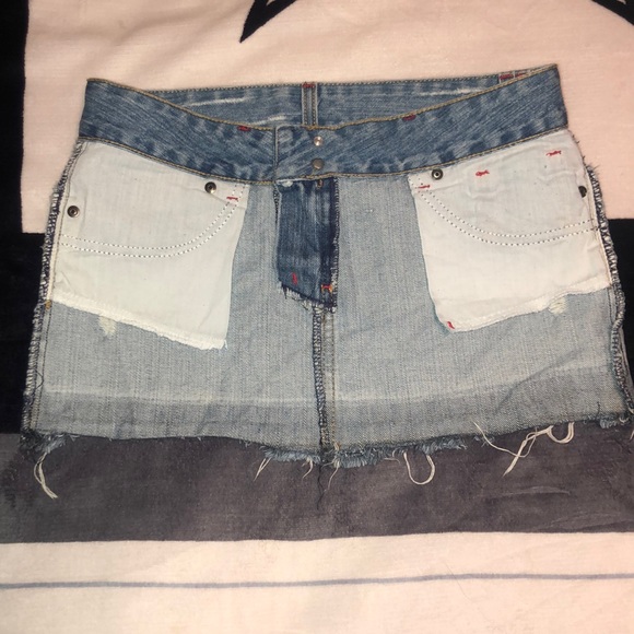 Small Floral Jean Skirt. - Picture 5 of 6